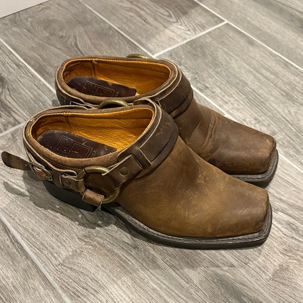 Frye Women’s Distressed Brown Leather Boots Mules size 7